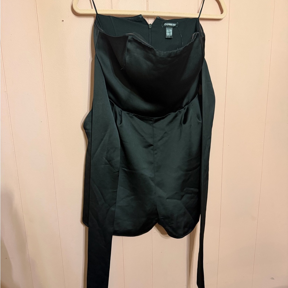 Express Classic Black Top